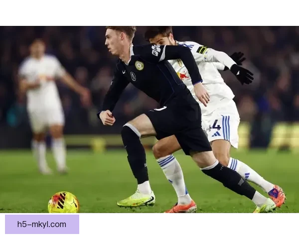 利兹联主帅法尔克因冲裁判遭停赛